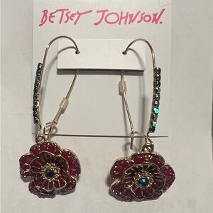 ✨NWT✨ Betsey Johnson Pink Flower Crystal & Gold Tone Dangle Earrings